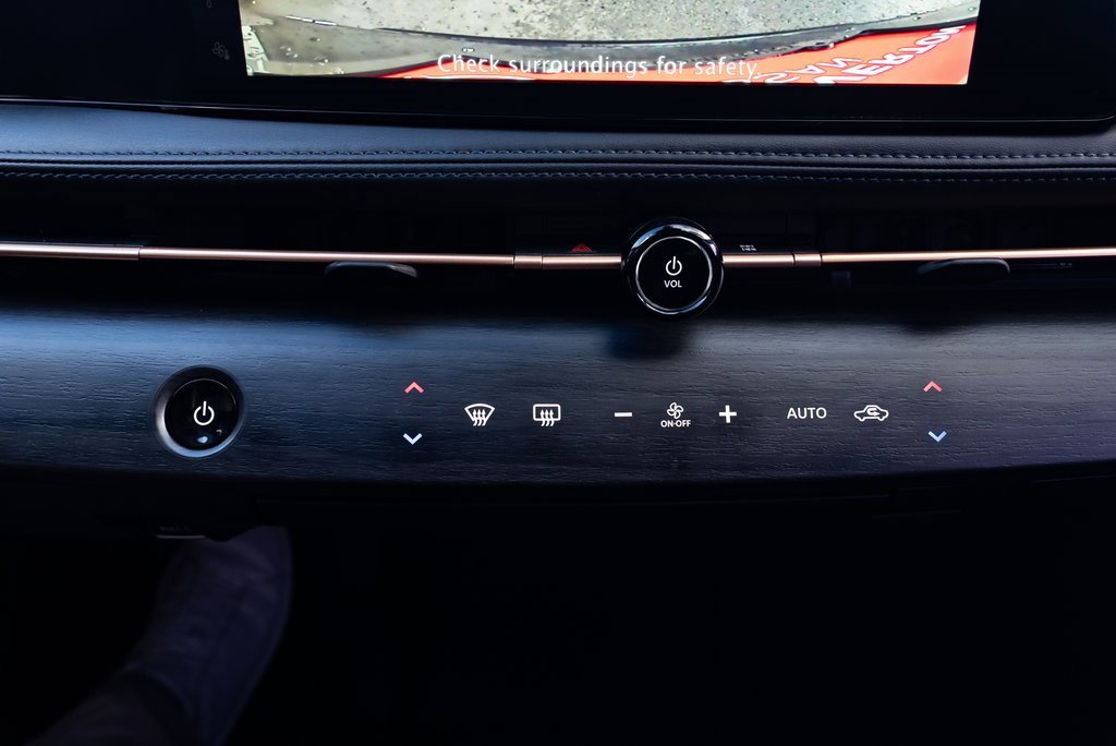 Used 2024 Nissan Ariya AWD image 16