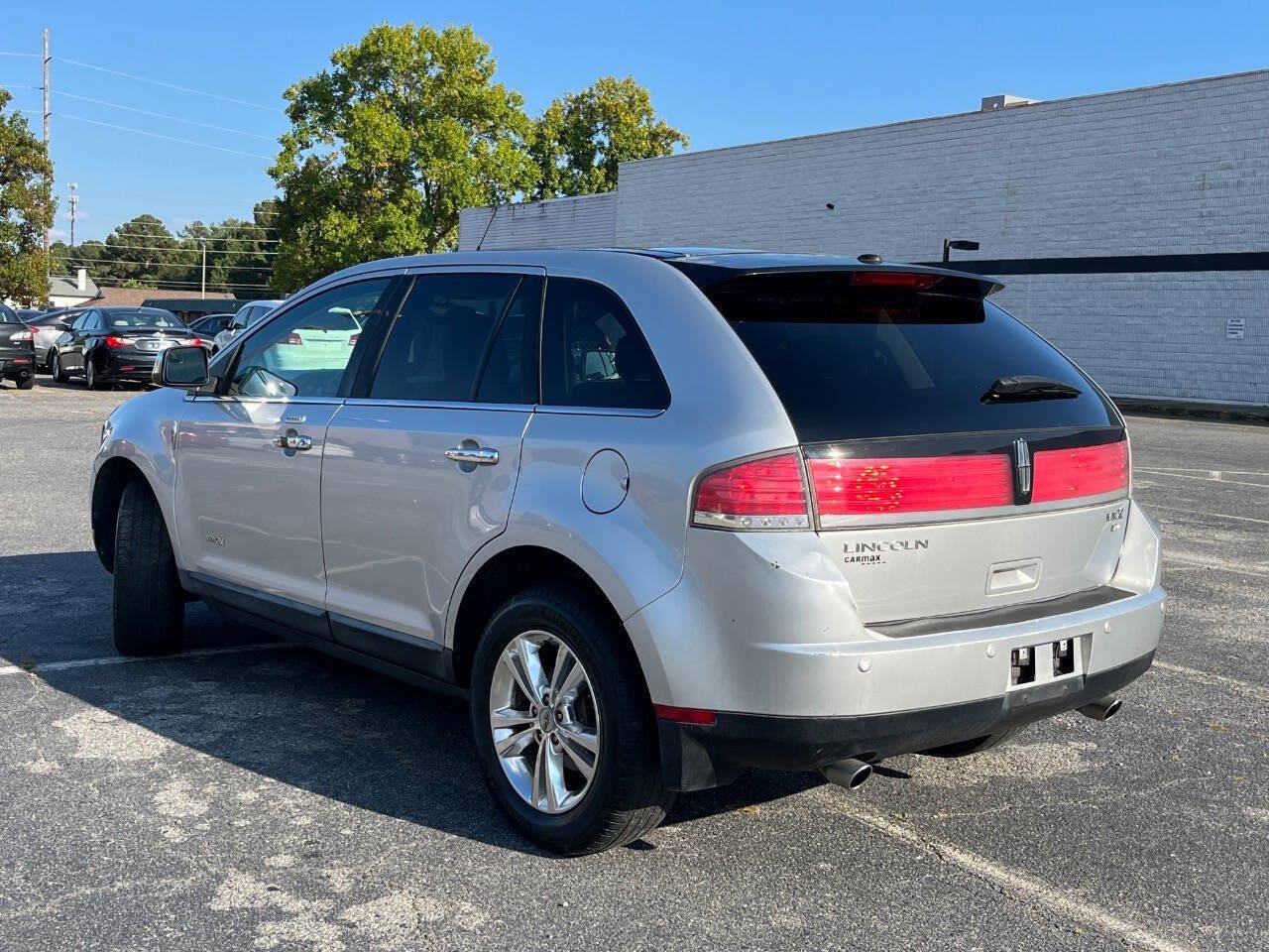 Used 2010 Lincoln MKX AWD image 6
