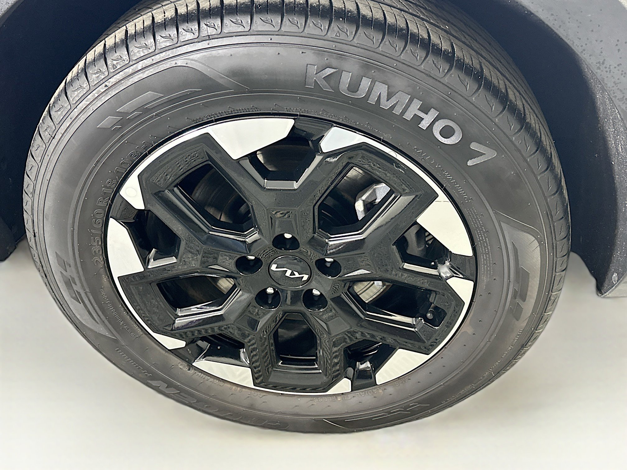 Used 2024 Kia Sorento S image 11