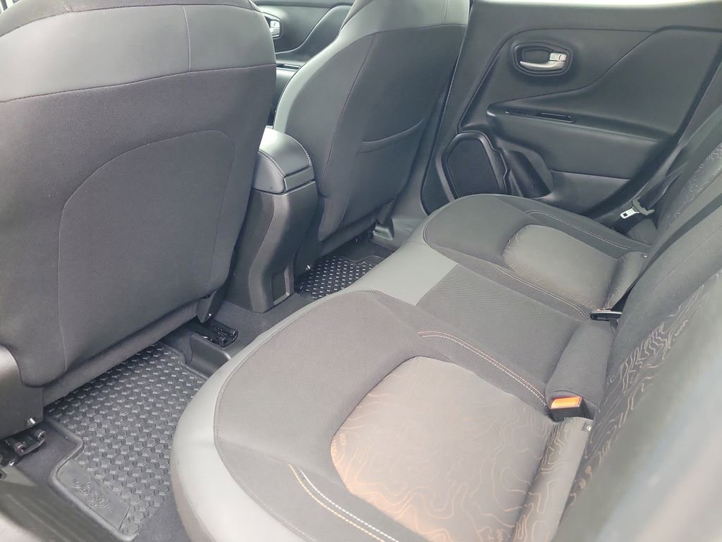 Used 2023 Jeep Renegade Latitude image 29