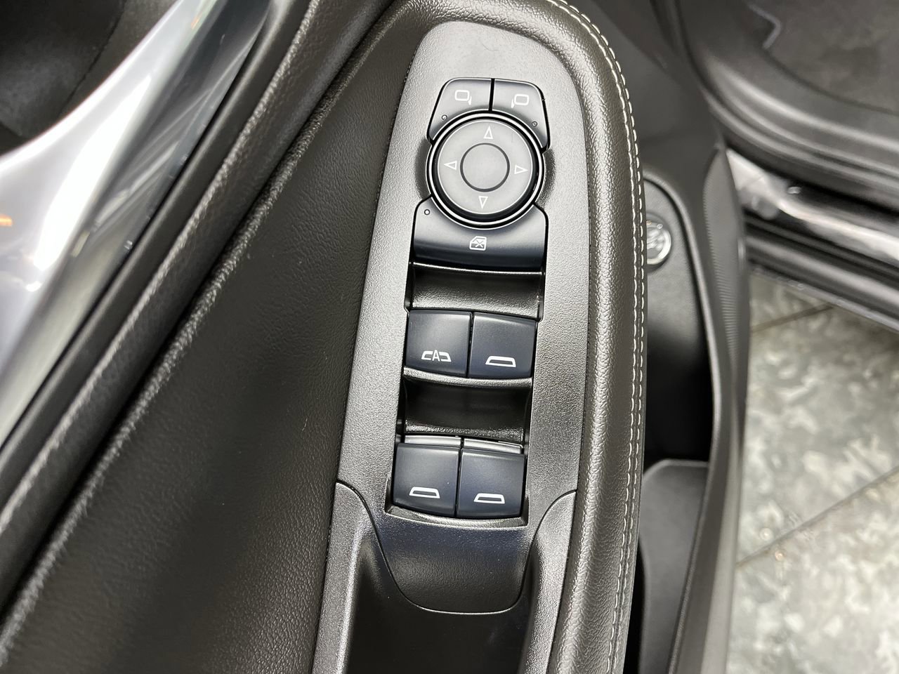Certified 2024 Buick Encore GX Preferred w/ Comfort Package AWD/4WD image 8