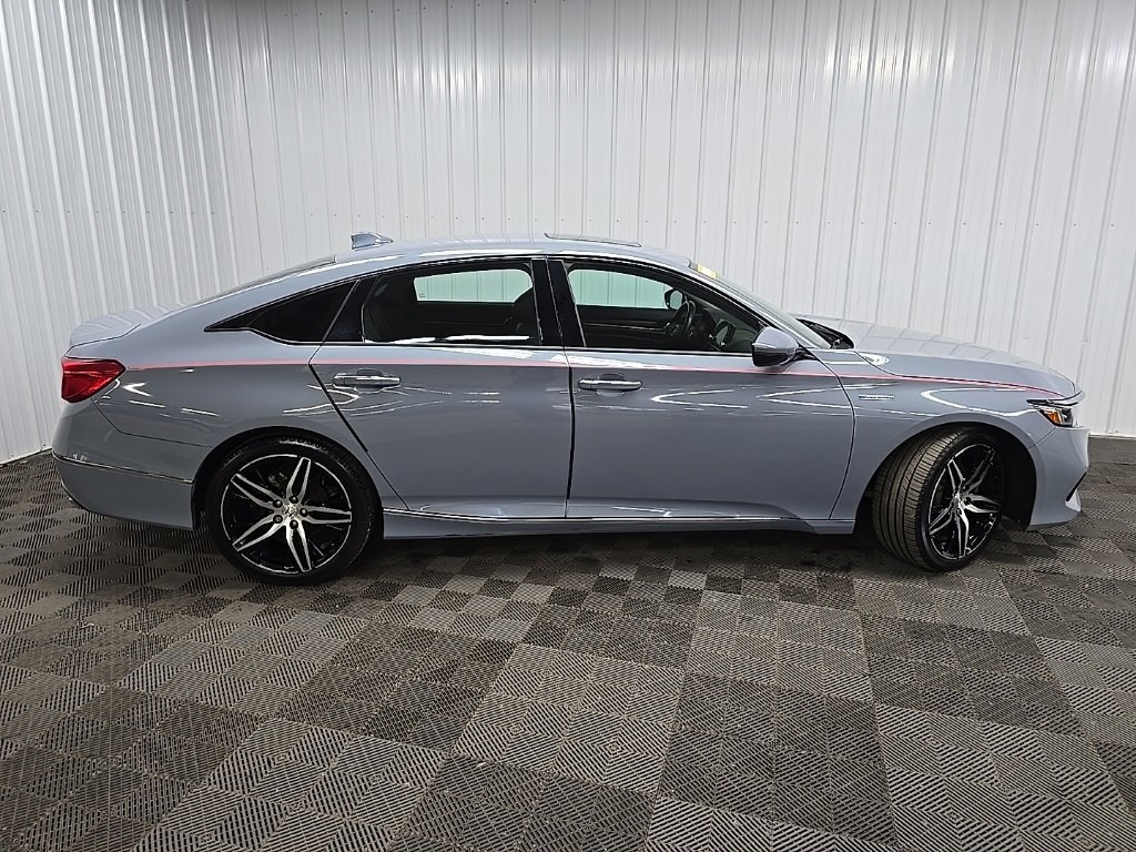 Used 2022 Honda Accord Touring image 2