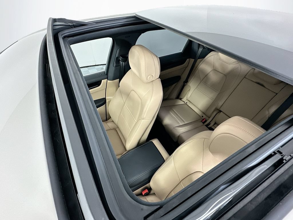 Certified 2023 Porsche Cayenne AWD/4WD image 14