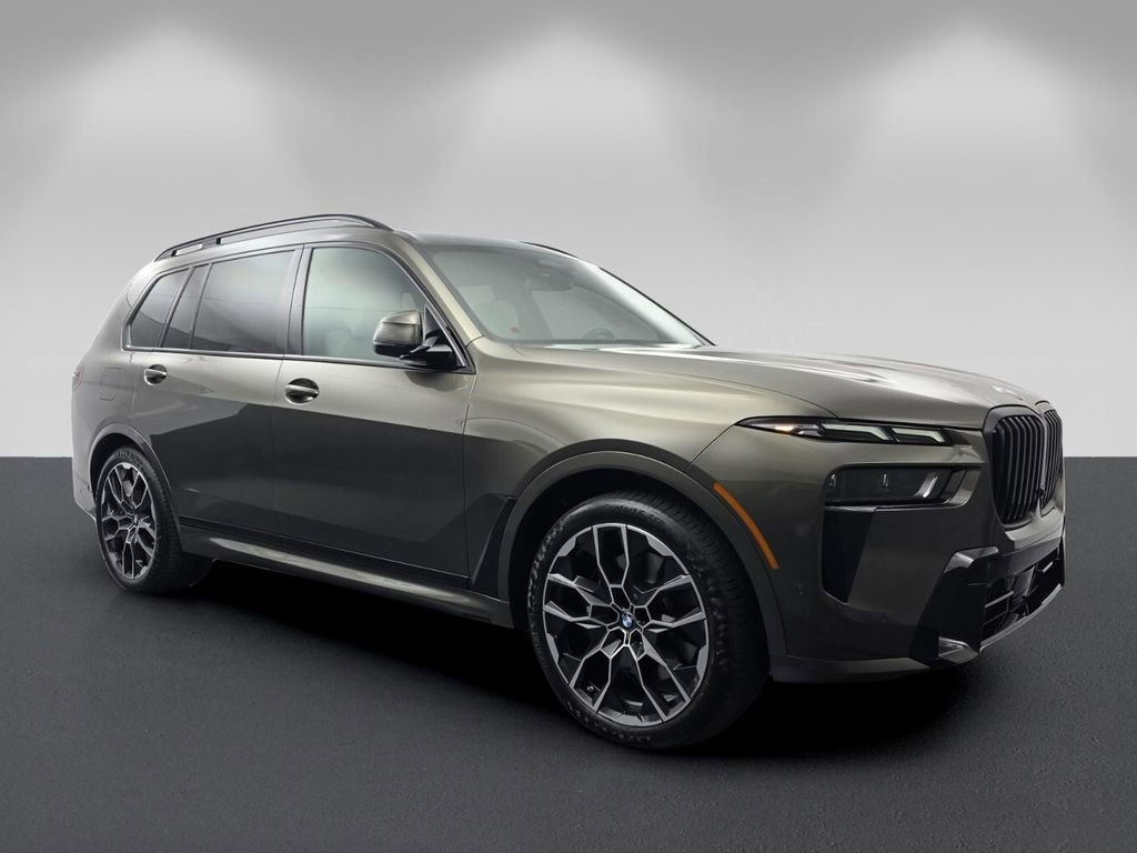 Used 2025 BMW X7 xDrive40i w/ M Sport Package AWD/4WD video 1