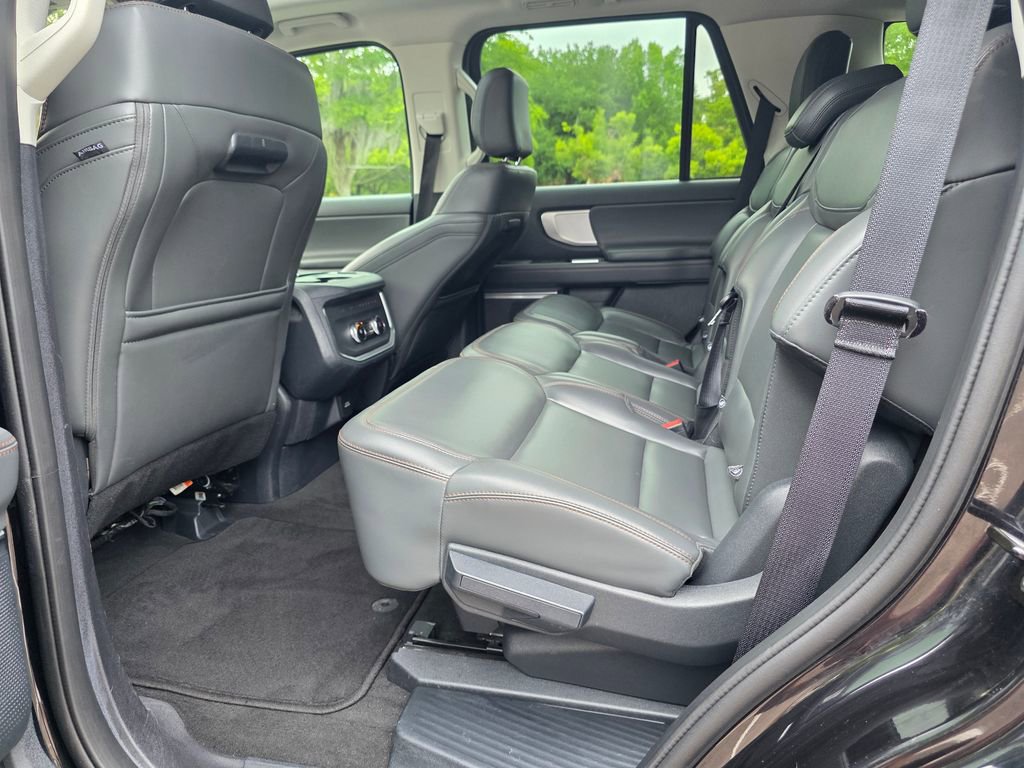 Used 2025 Ford Expedition Active AWD/4WD image 29