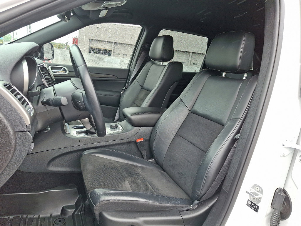 Used 2022 Jeep Grand Cherokee Laredo X image 24