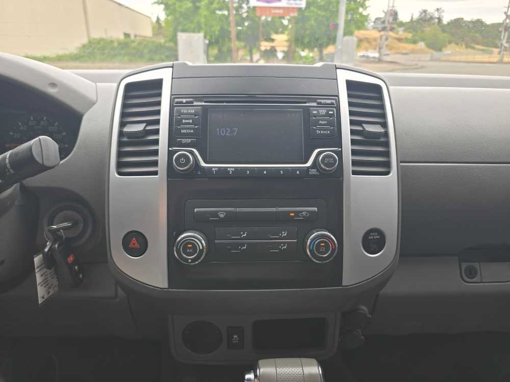 Used 2016 Nissan Frontier SV RWD image 13