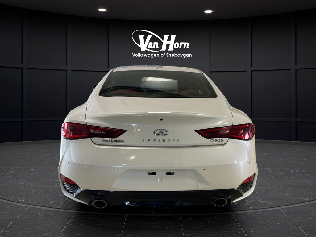 Used 2017 INFINITI Q60 Red Sport 400 AWD/4WD image 6