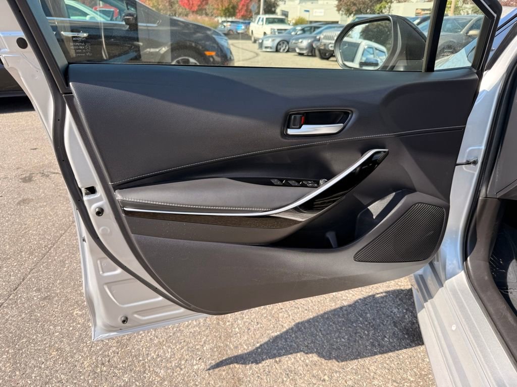 Used 2022 Toyota Corolla XSE FWD image 19