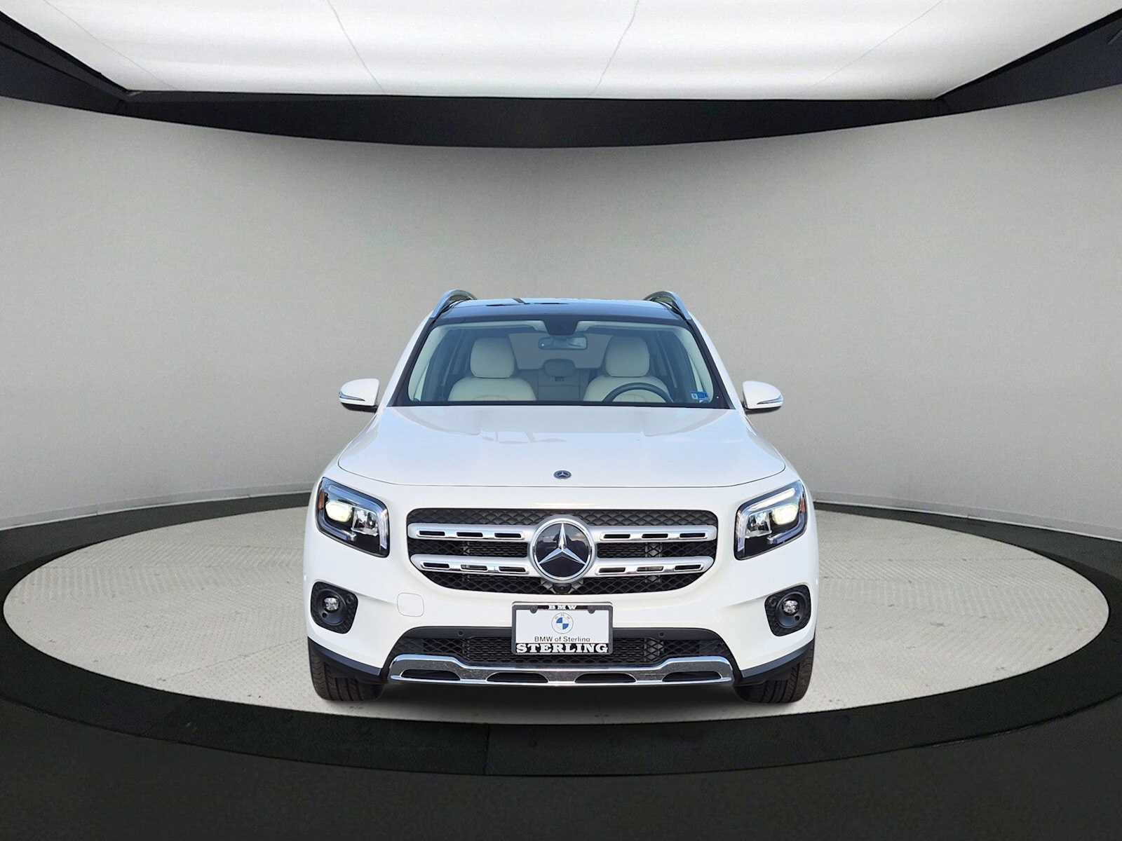 Used 2021 Mercedes-Benz GLB 250 4MATIC image 3