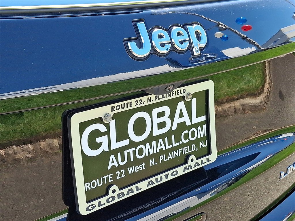 Used 2023 Jeep Compass Limited image 29