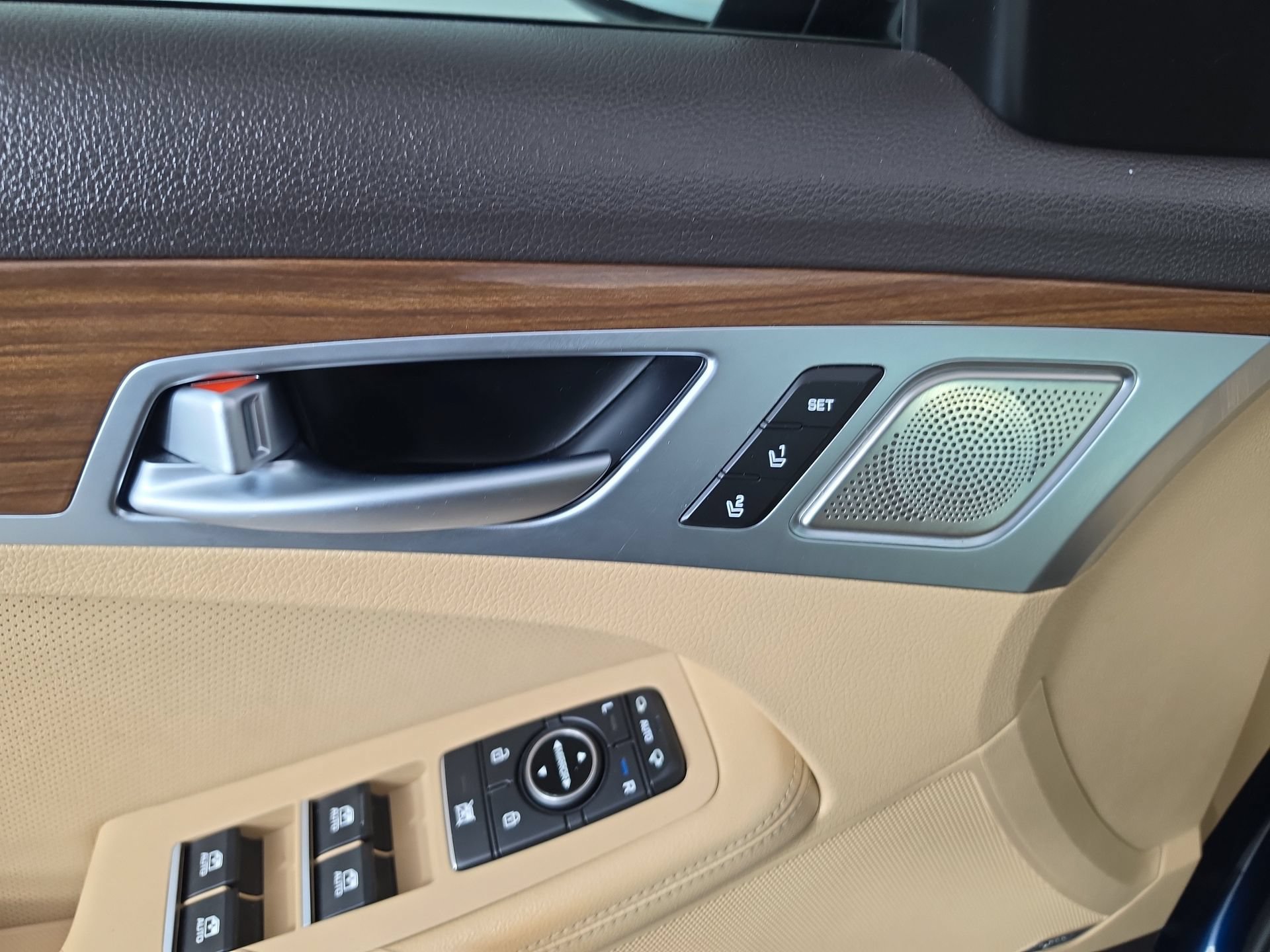 Used 2019 Genesis G80 3.8 image 18