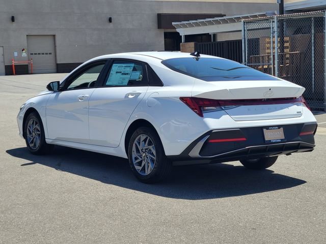 New 2026 Hyundai Elantra Hybrid FWD image 3