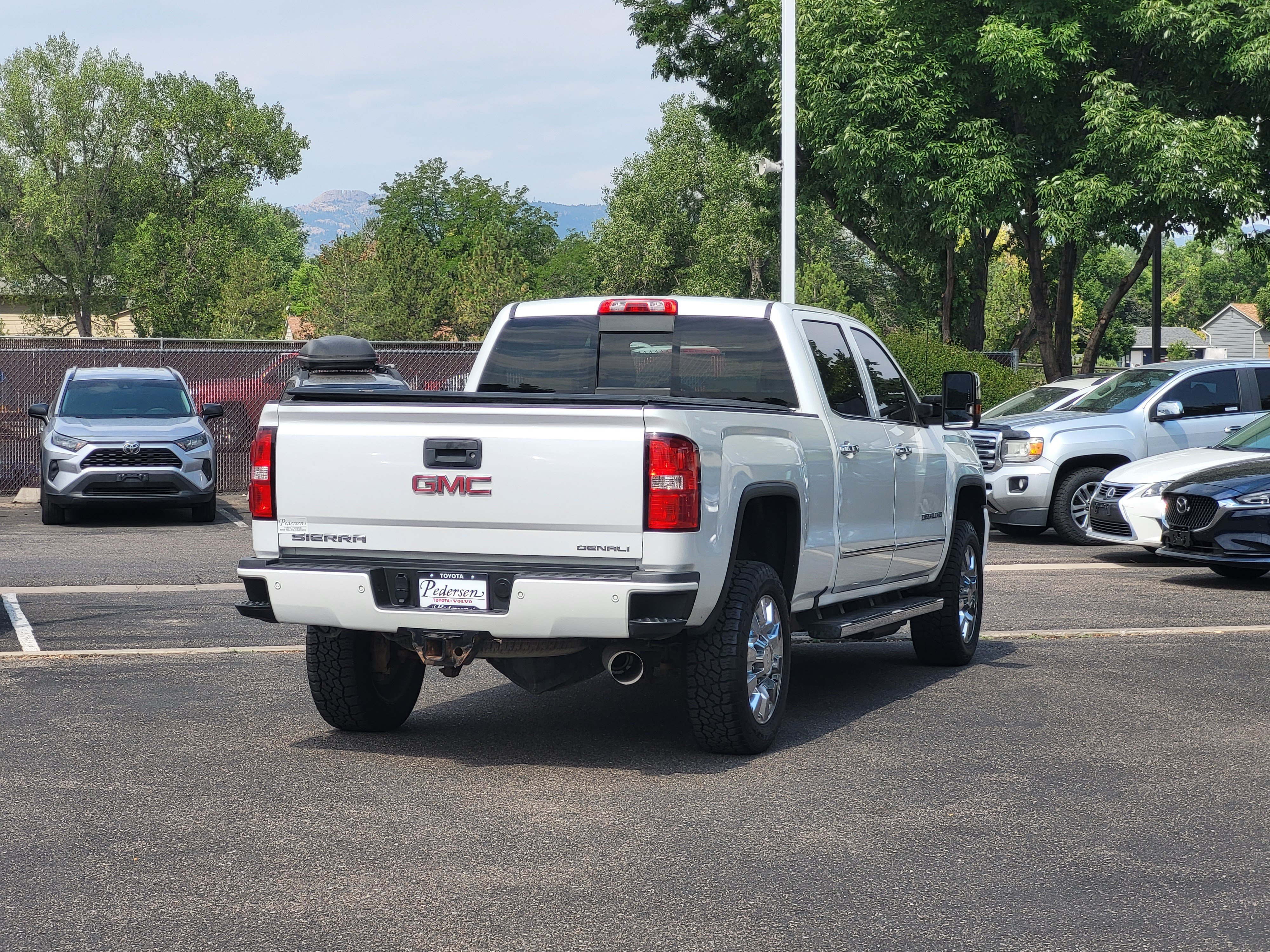 Used 2018 GMC Sierra 2500 Denali w/ Duramax Plus Package AWD/4WD image 3
