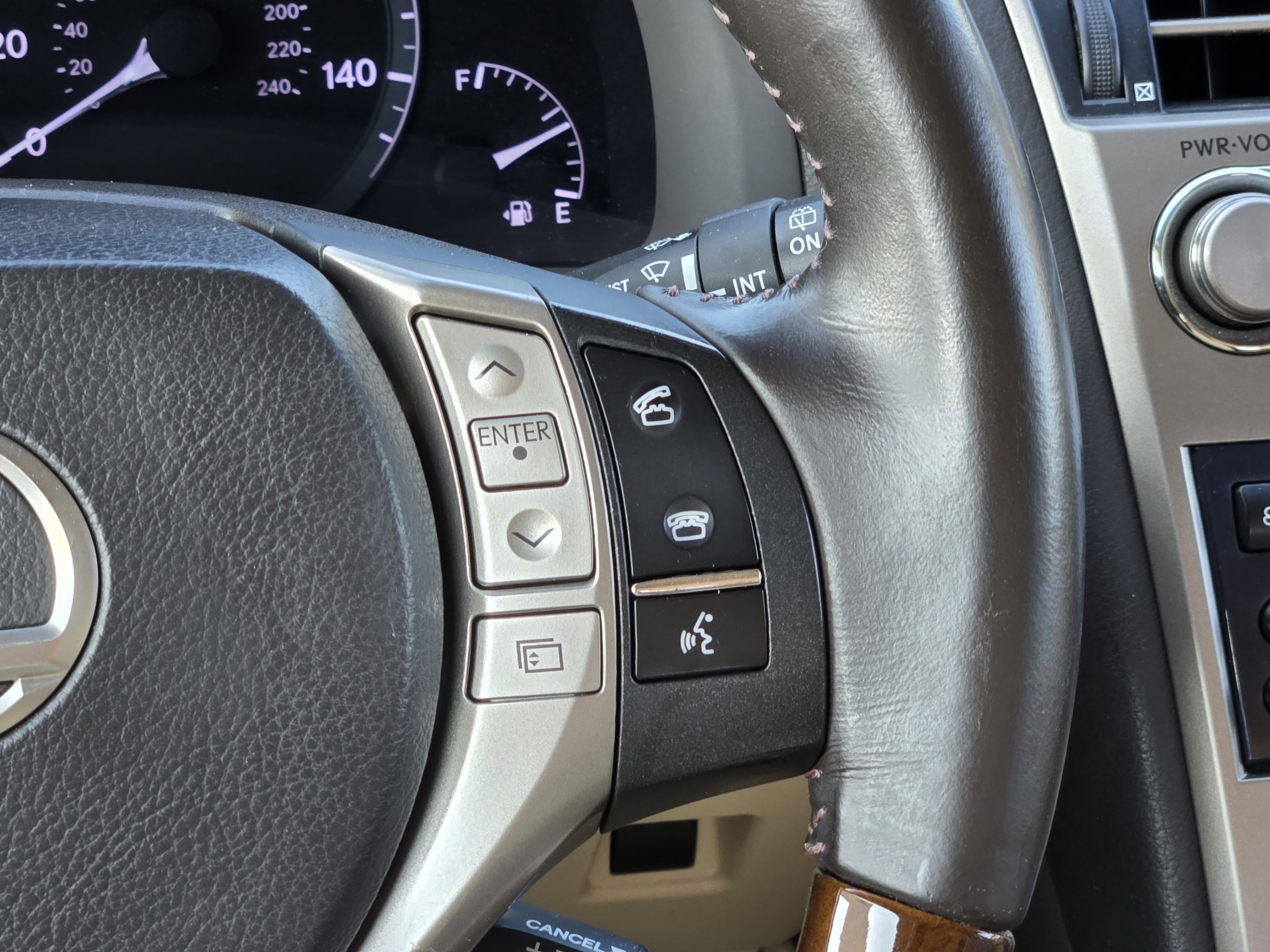 Used 2013 Lexus RX 450h AWD image 29