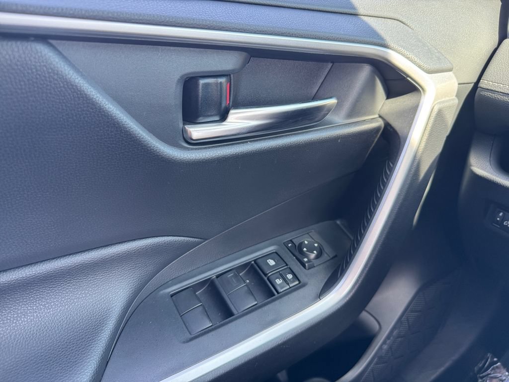 Certified 2020 Toyota RAV4 XLE AWD/4WD image 11