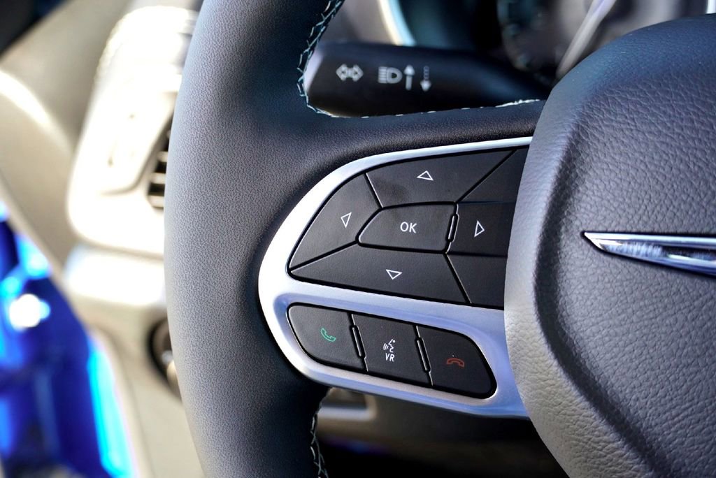 New 2026 Chrysler Pacifica Select image 14