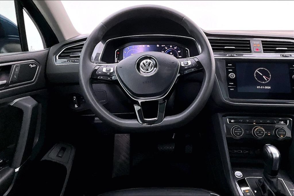 Used 2020 Volkswagen Tiguan SEL Premium R-Line AWD/4WD image 6