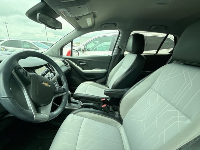 Used 2018 Chevrolet Trax LT w/ Driver Confidence Package FWD image 9