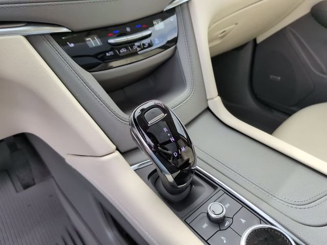 Certified 2025 Cadillac XT5 Premium Luxury w/ LPO, Floor Liner Package AWD/4WD image 25