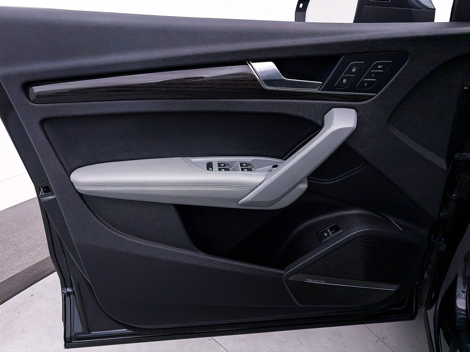 Used 2018 Audi Q5 Prestige w/ Prestige Package image 19