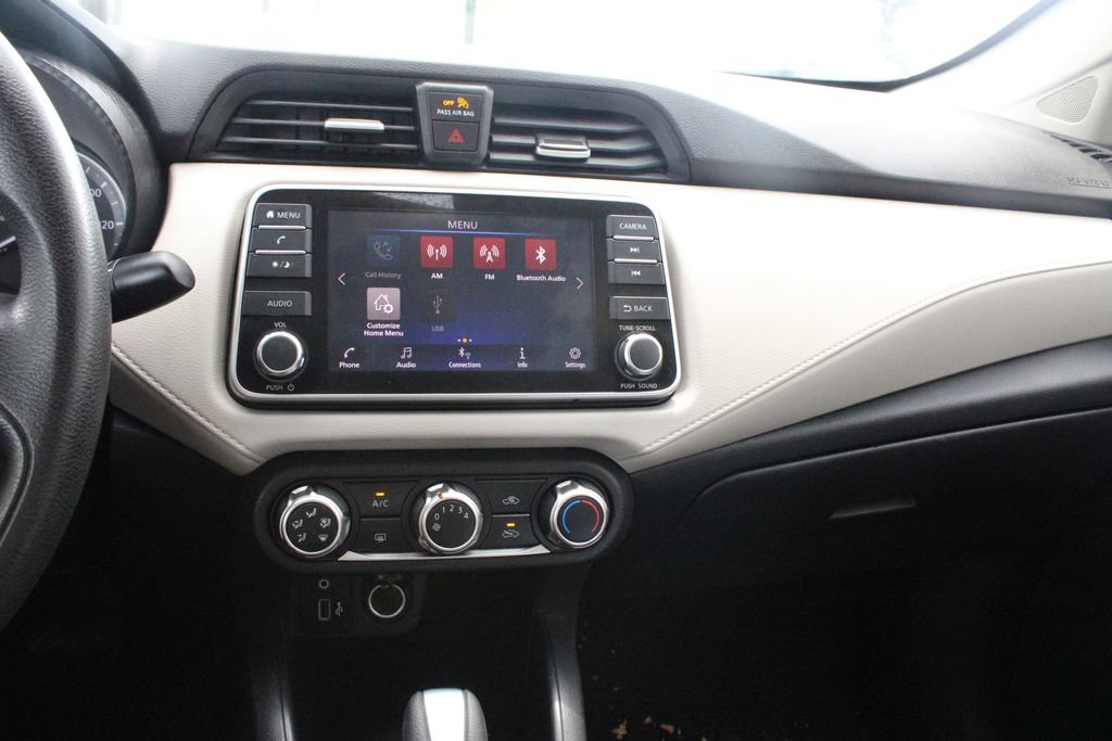 Used 2021 Nissan Versa SV FWD image 34