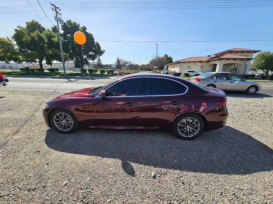 Used 2017 Alfa Romeo Giulia RWD image 8