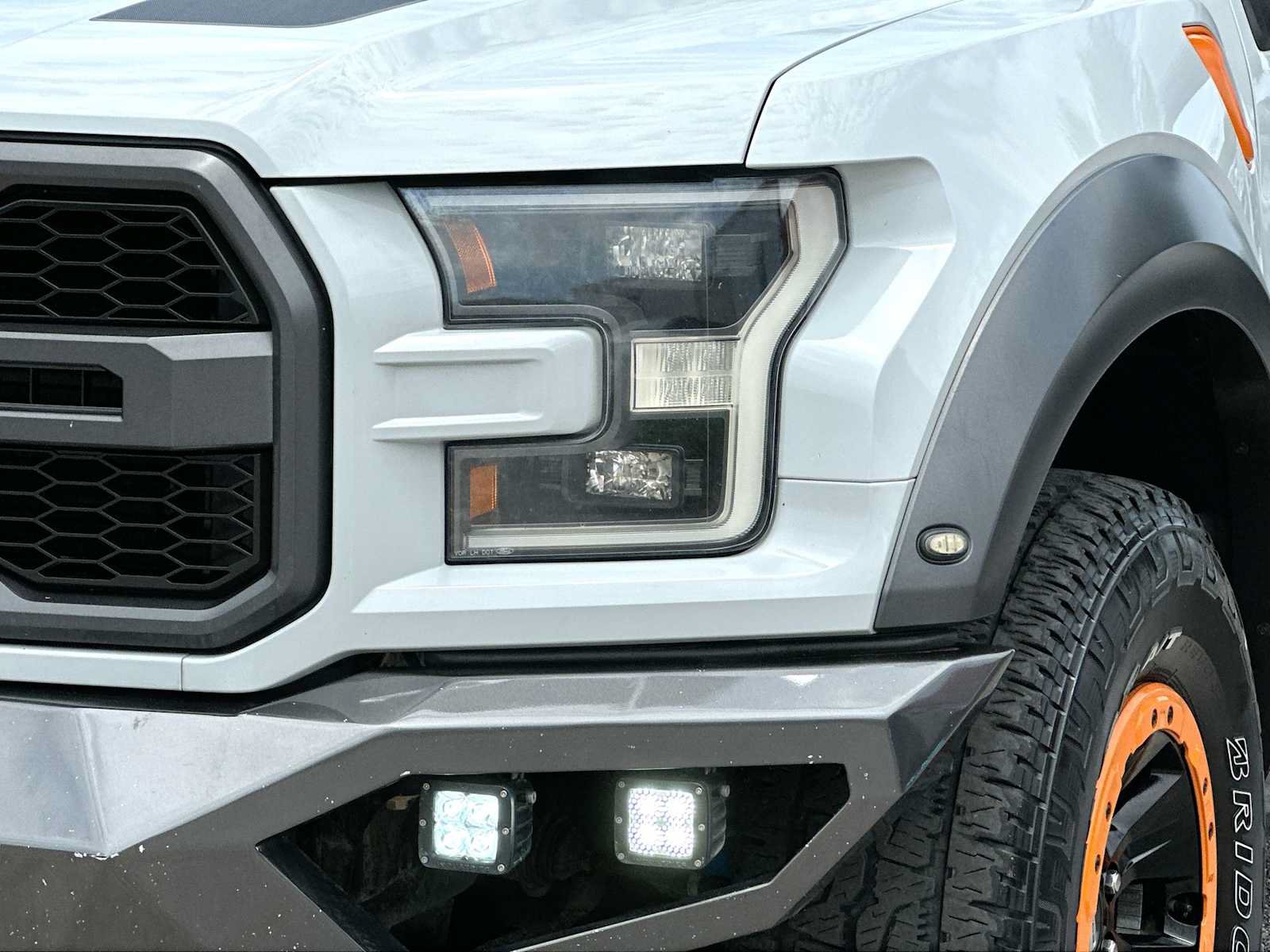 Used 2017 Ford F150 Raptor w/ Equipment Group 802A Luxury AWD/4WD image 16