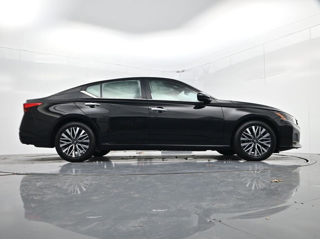 Used 2023 Nissan Altima 2.5 SV image 48