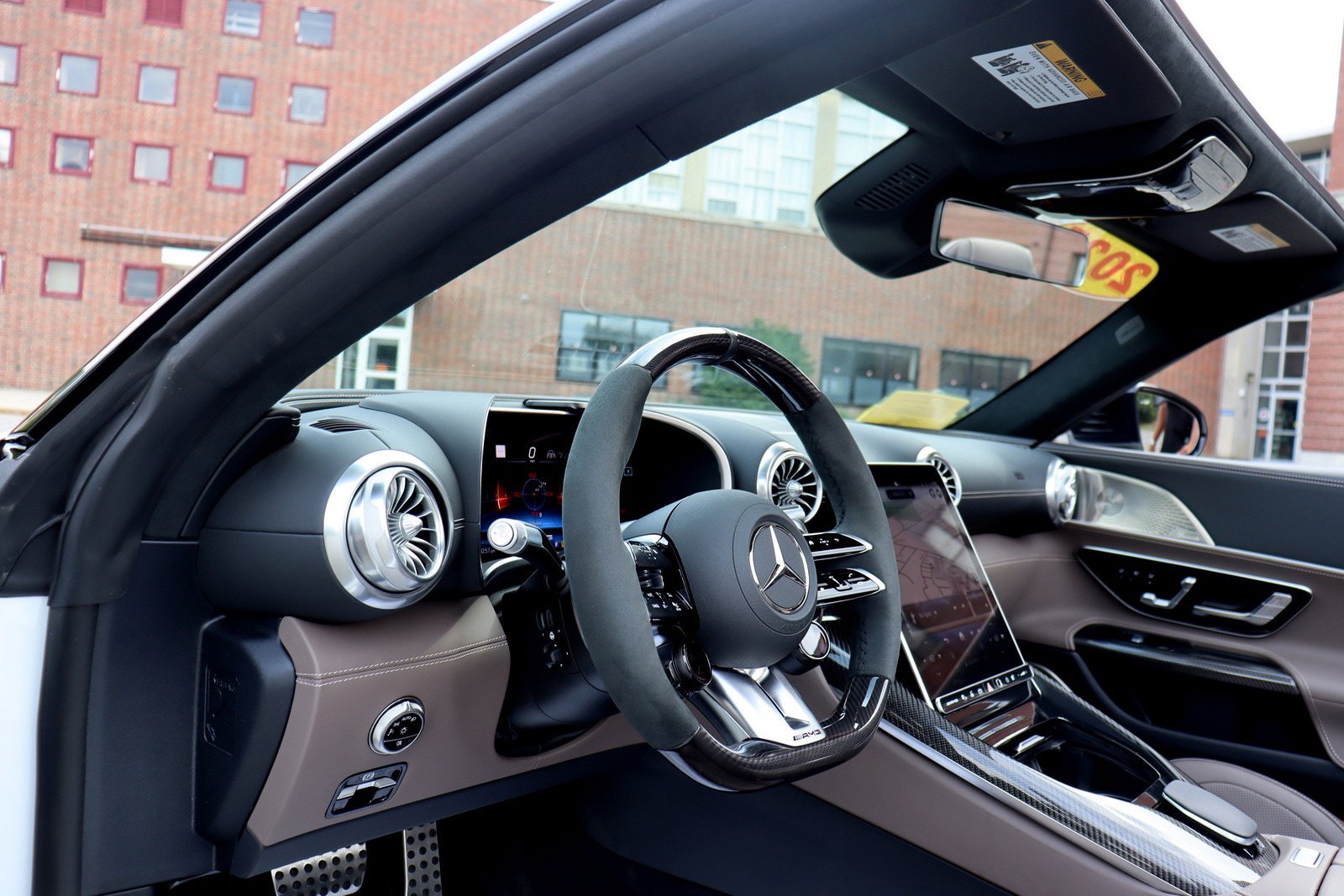 Used 2025 Mercedes-Benz SL 63 AMG 4MATIC image 16