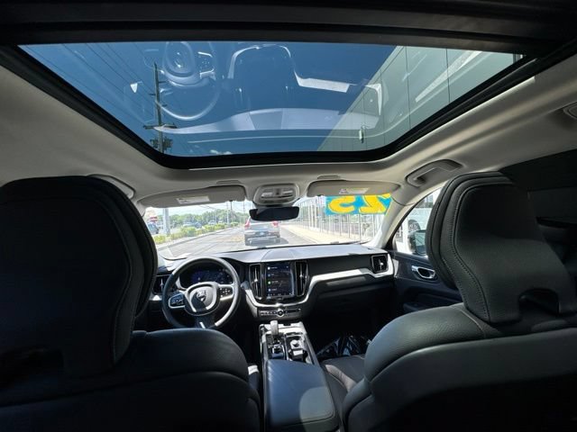 Certified 2025 Volvo XC60 B5 Plus AWD/4WD image 18