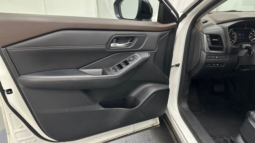 Certified 2023 Nissan Rogue SV w/ SV Premium B Package image 14