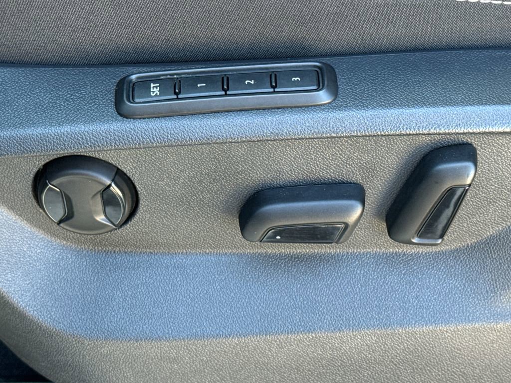 Used 2021 Volkswagen Atlas SEL R-Line w/ MDO Package (Bench Seat) image 25