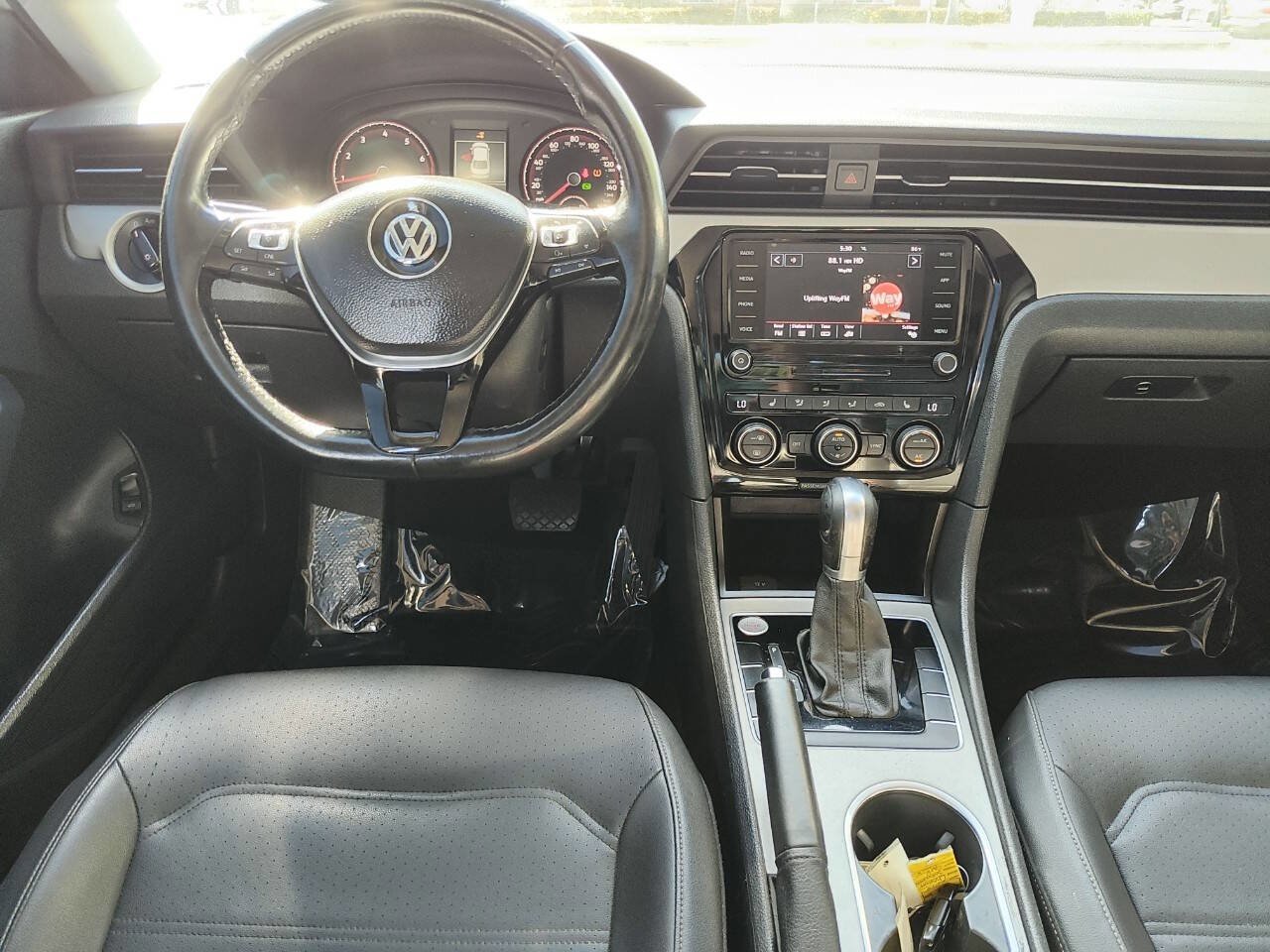Used 2020 Volkswagen Passat 2.0T SE FWD image 46