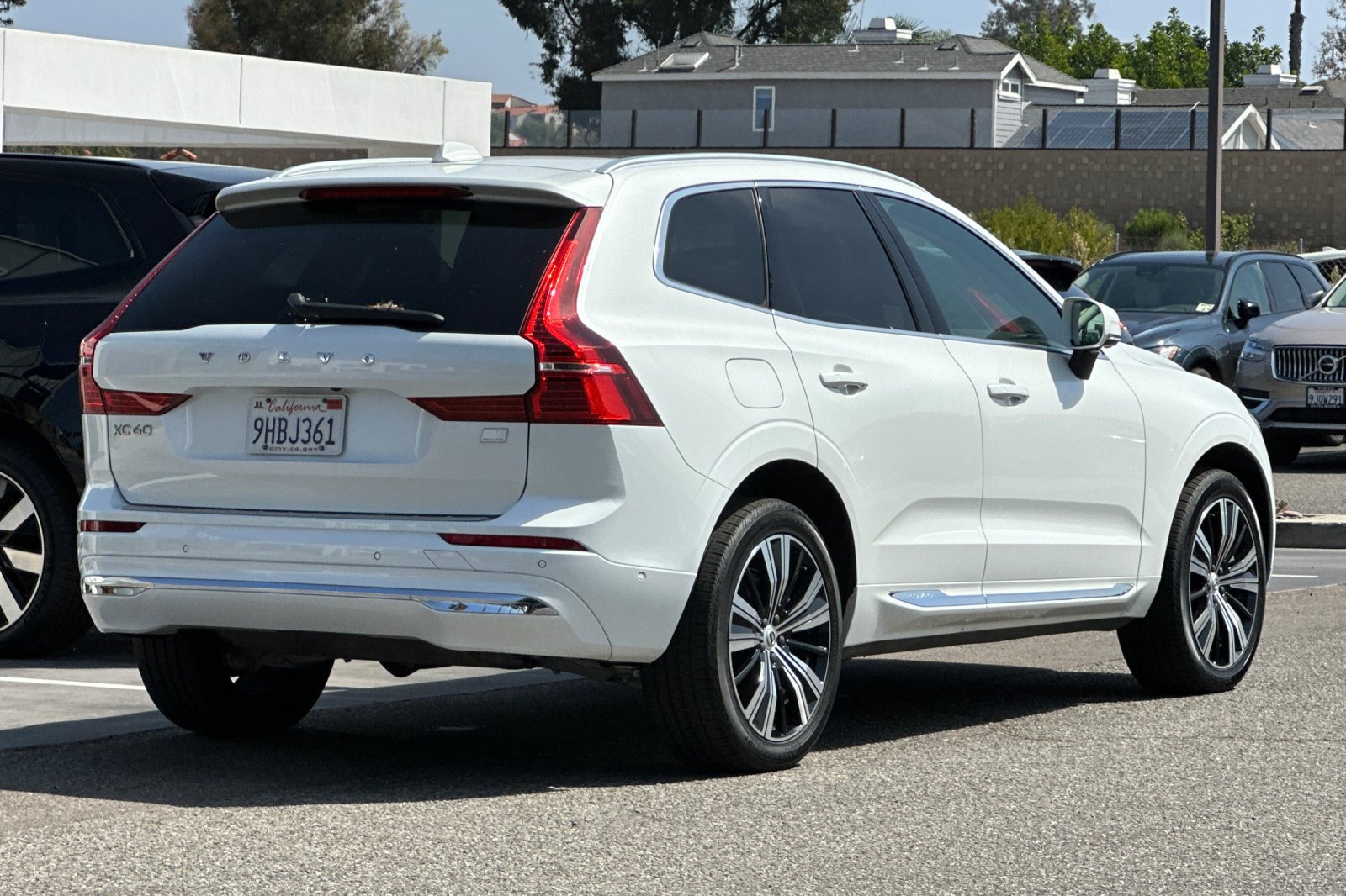Certified 2023 Volvo XC60 T8 Plus AWD/4WD image 4