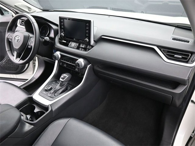 Used 2021 Toyota RAV4 XLE Premium image 41