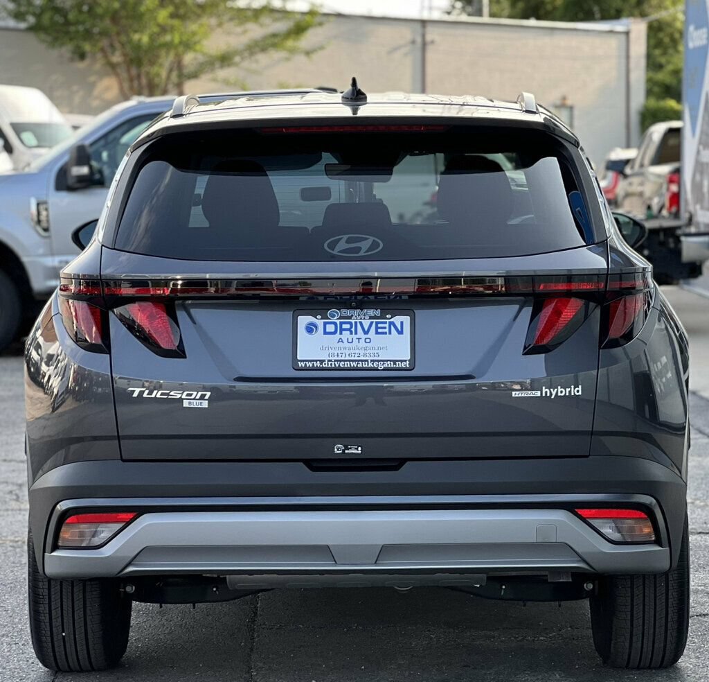 Used 2025 Hyundai Tucson Blue AWD/4WD image 4