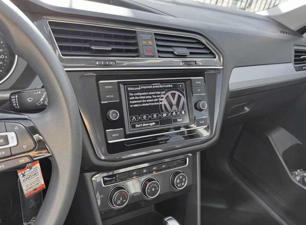 Used 2020 Volkswagen Tiguan S image 20