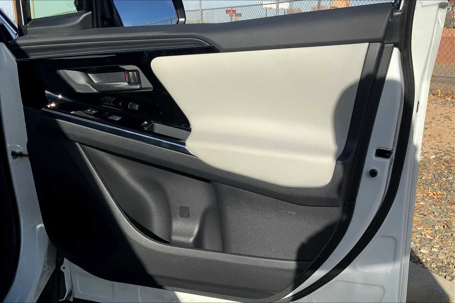 Certified 2023 Toyota bZ4X Limited w/ Weather Package image 19