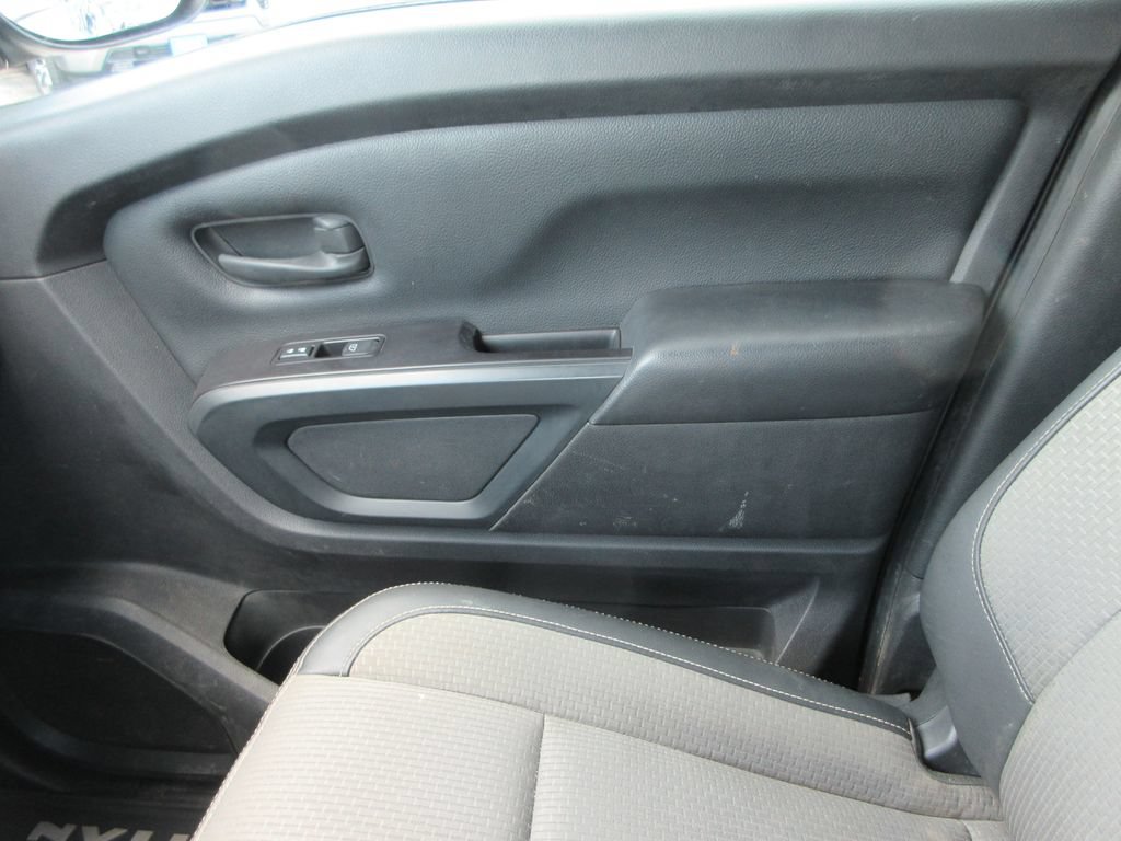 Used 2019 Nissan Titan S AWD/4WD image 23