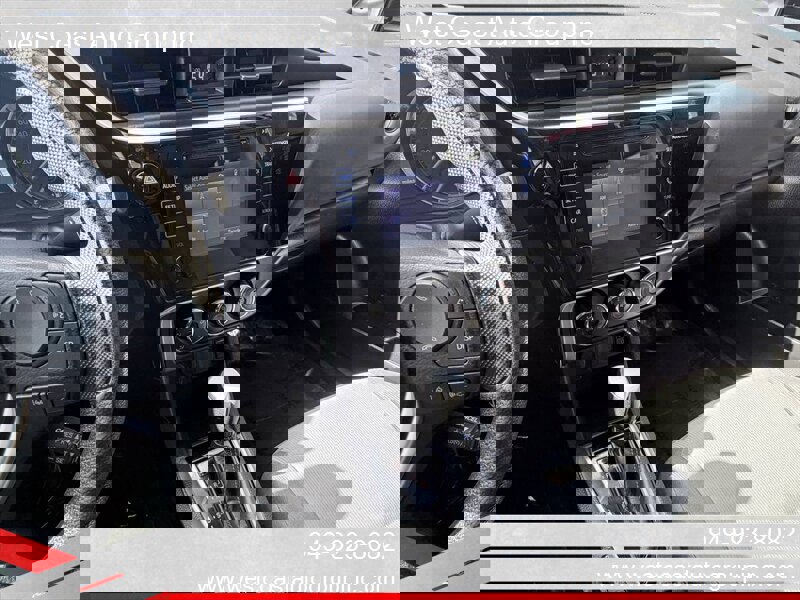 Used 2017 Toyota Corolla L w/ Carpet Mat Package (TMS) FWD image 10