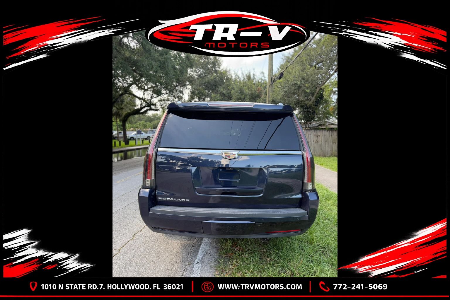 Used 2017 Cadillac Escalade ESV Luxury AWD/4WD image 4