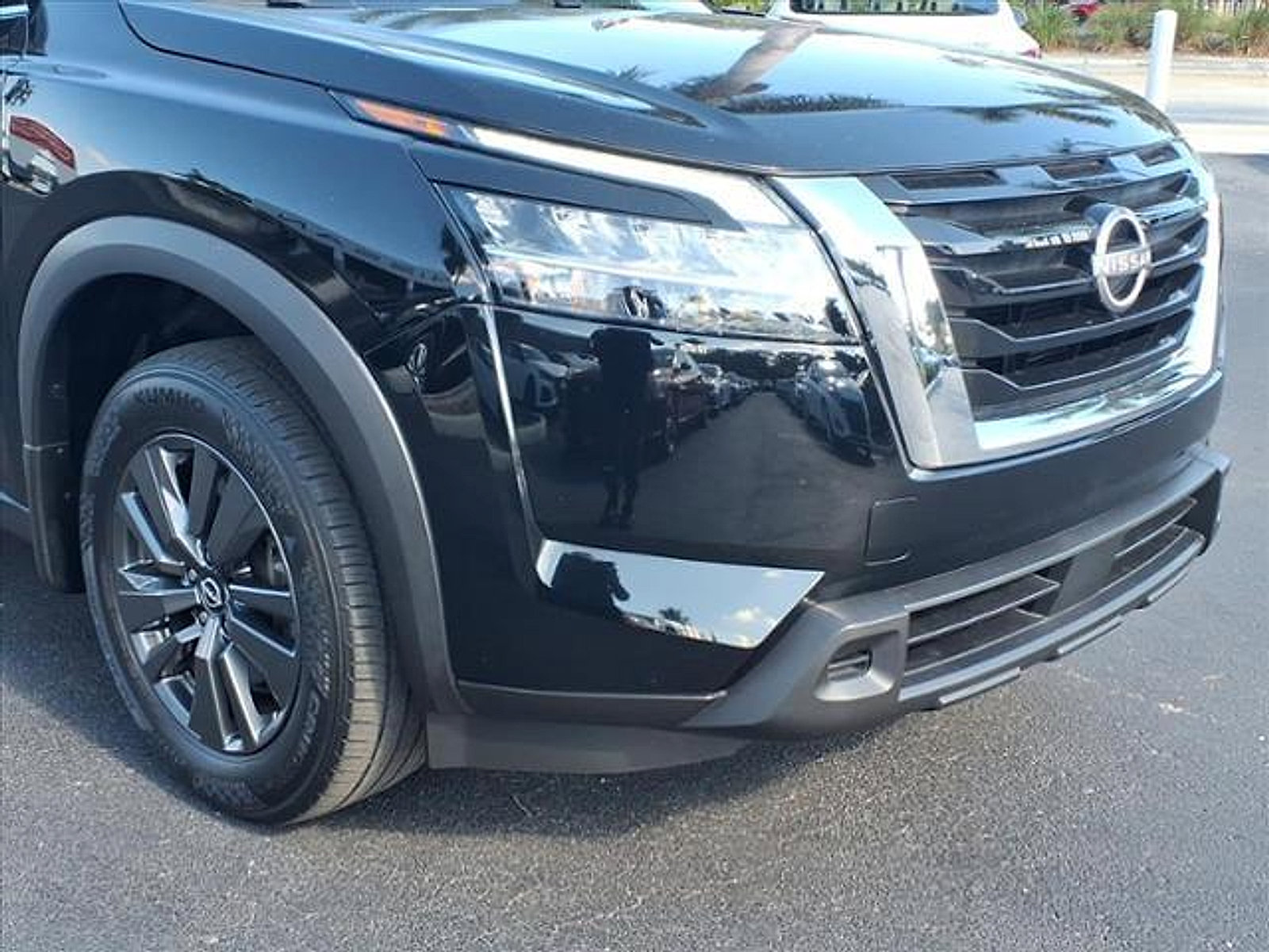 Certified 2022 Nissan Pathfinder SV w/ SV Premium Package image 12