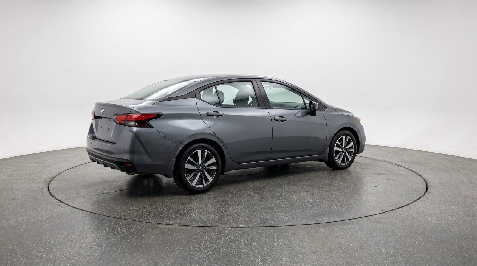 Used 2025 Nissan Versa SV FWD image 9