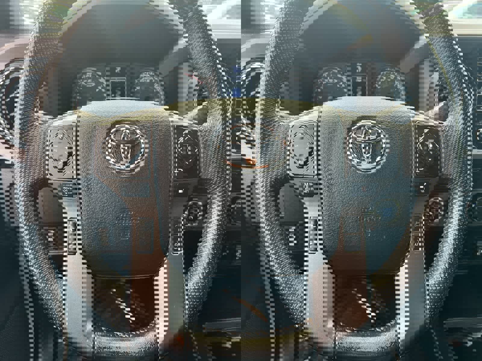 Used 2022 Toyota Tacoma TRD Off-Road image 23