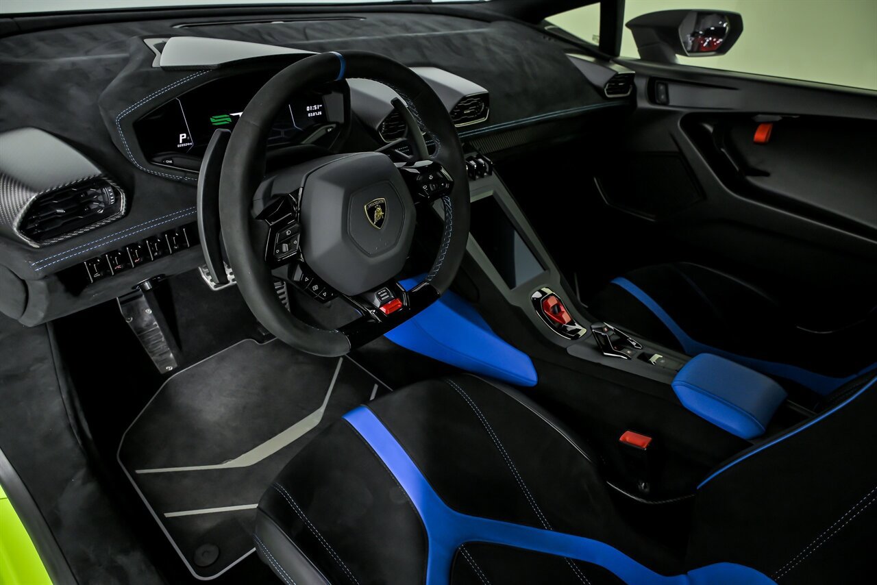 Used 2022 Lamborghini Huracan STO RWD image 19