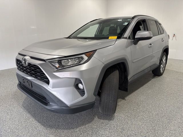 Used 2019 Toyota RAV4 XLE Premium AWD/4WD image 3