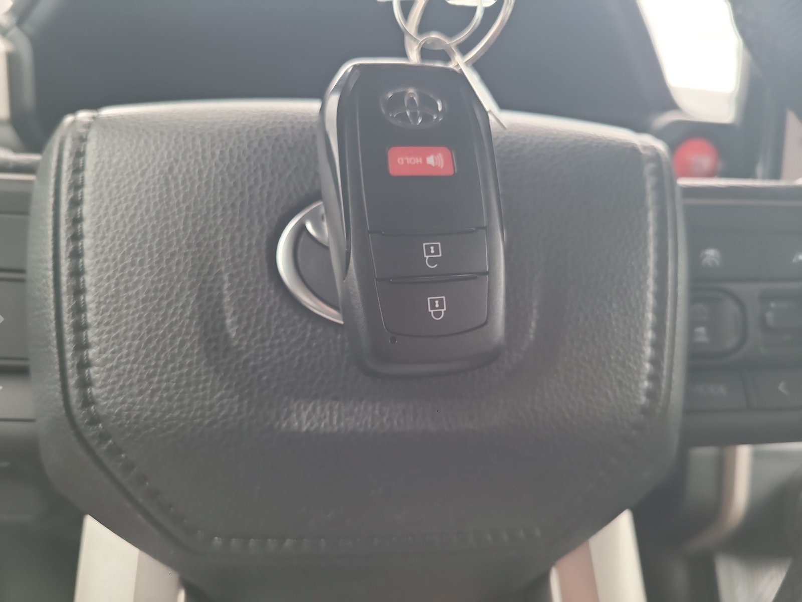Used 2025 Toyota Tacoma TRD Sport AWD/4WD image 30