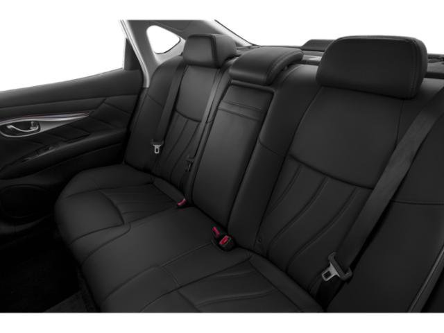 Used 2015 INFINITI Q70 3.7 w/ Deluxe Touring Package AWD/4WD image 18