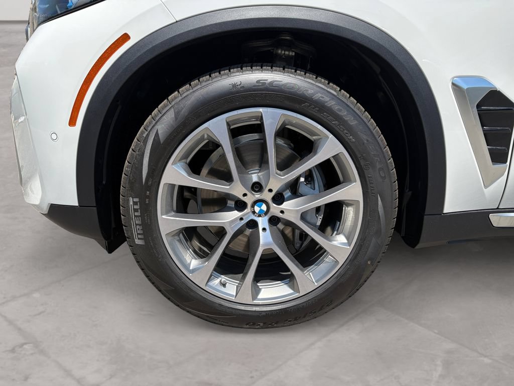 New 2026 BMW X5 xDrive40i w/ Climate Comfort Package AWD/4WD image 14